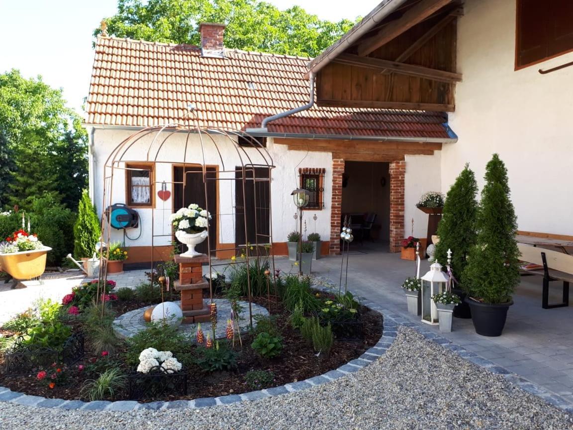 Appartement Siebler Uebernachtungen Am Bauernhof à Wolnzach Extérieur photo